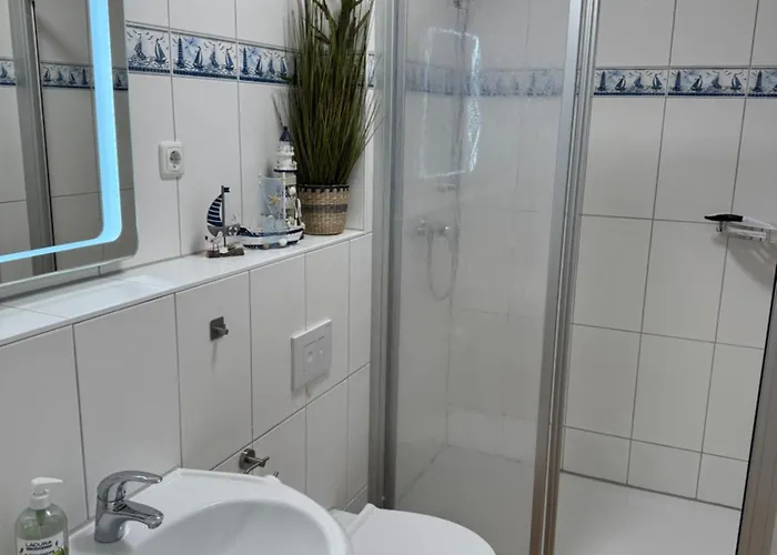 Igelnest Im Kuestenwald *